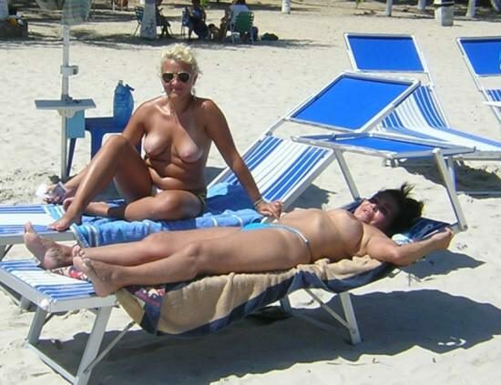 topless-friends.jpg